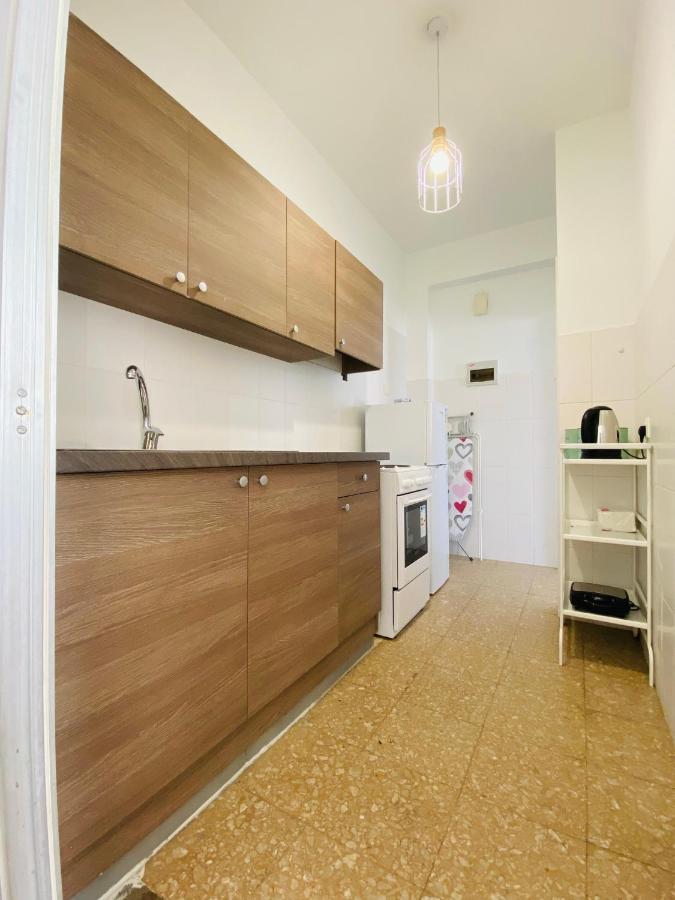 Simple One Bedroom Flat In Engomi
