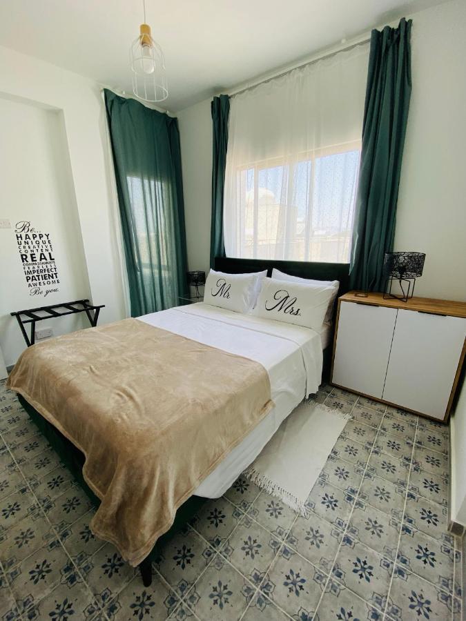 Simple One Bedroom Flat In